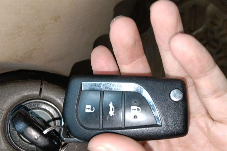 Used Toyota Corolla EX 2011 1.6L Automatic Classic Edition Vehicle Key