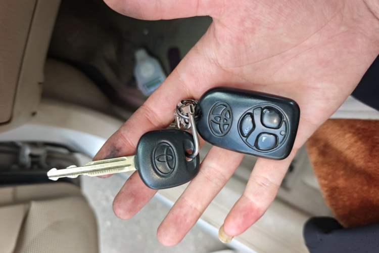 Used Toyota Corolla EX 2011 1.6L Automatic Classic Edition Vehicle Key
