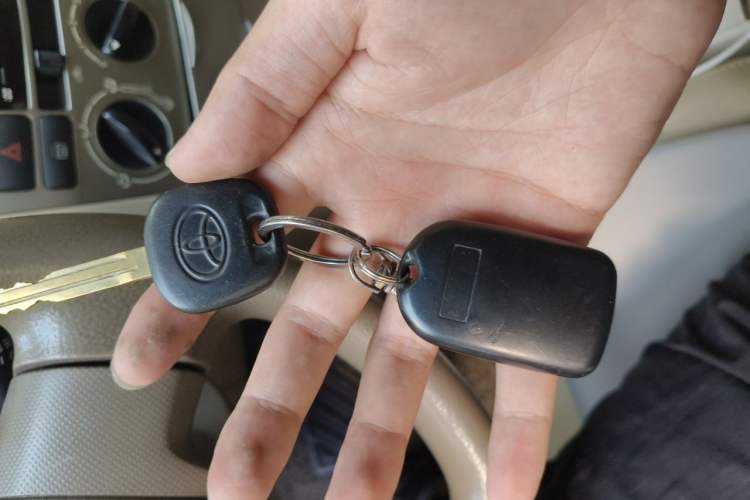Used Toyota Corolla EX 2011 1.6L Automatic Classic Edition Vehicle Key