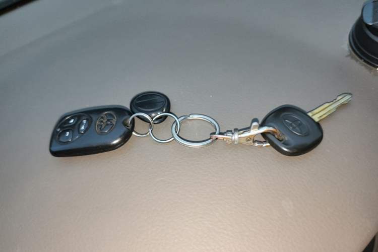 Used Toyota Corolla EX 2011 1.6L Manual Classic Edition Vehicle Key