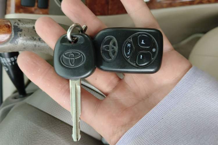 Used Toyota Corolla EX 2011 1.6L Automatic Classic Edition Vehicle Key