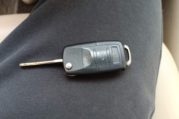 Used Toyota Corolla EX 2011 1.6L Automatic Classic Edition Vehicle Key