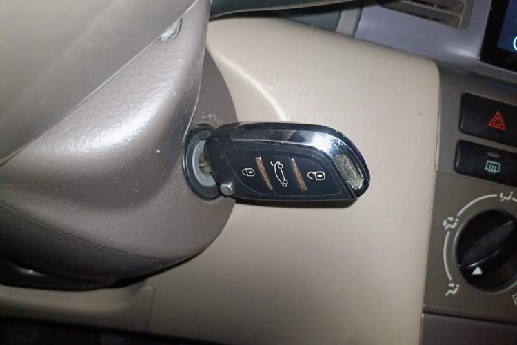 Used Toyota Corolla EX 2011 1.6L Manual Classic Edition Vehicle Key