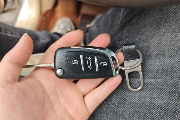 Used Toyota Corolla EX 2011 1.6L Automatic Classic Edition Vehicle Key