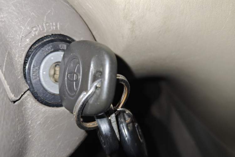Used Toyota Corolla EX 2011 1.6L Manual Classic Edition Vehicle Key