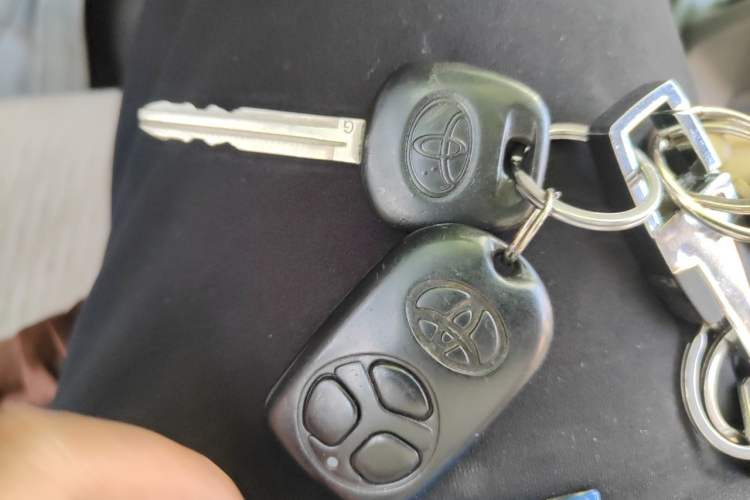 Used Toyota Corolla EX 2011 1.6L Manual Classic Edition Vehicle Key