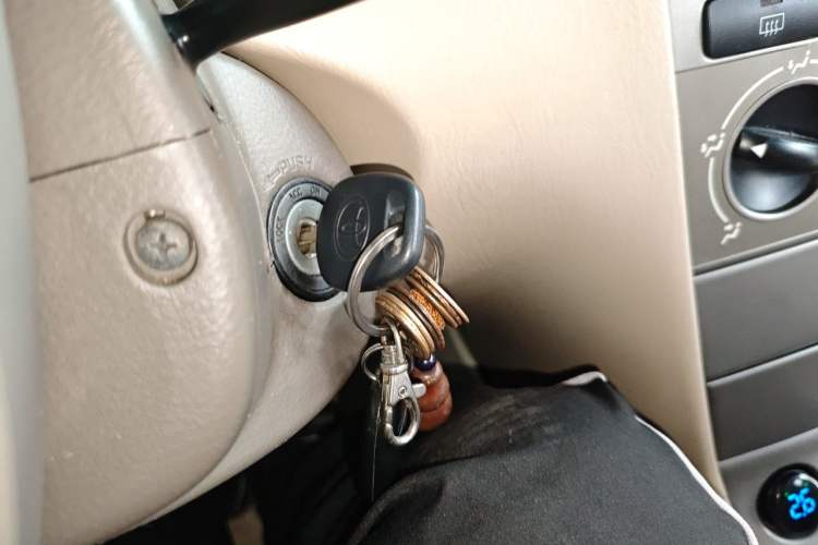 Used Toyota Corolla EX 2011 1.6L Manual Classic Edition Vehicle Key
