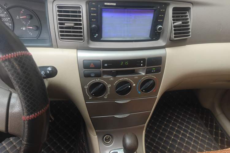 Used Toyota Corolla EX 2011 1.6L Automatic Luxury Edition Audio And AC Panel