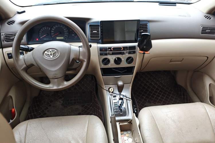 Used Toyota Corolla EX 2011 1.6L Automatic Classic Edition Center Console
