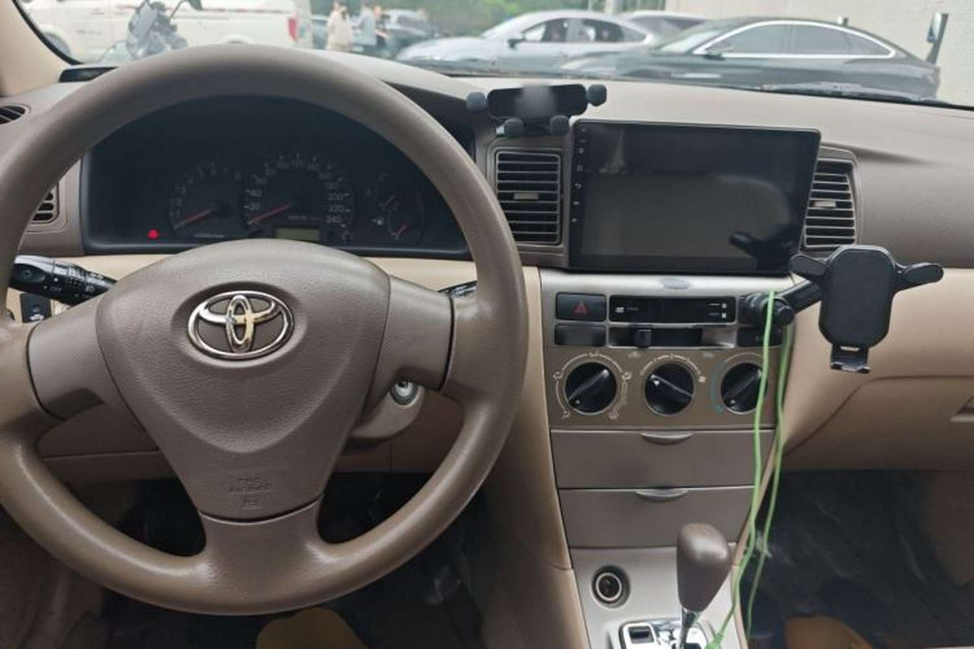 Used Toyota Corolla EX 2011 1.6L Automatic Classic Edition Center Console