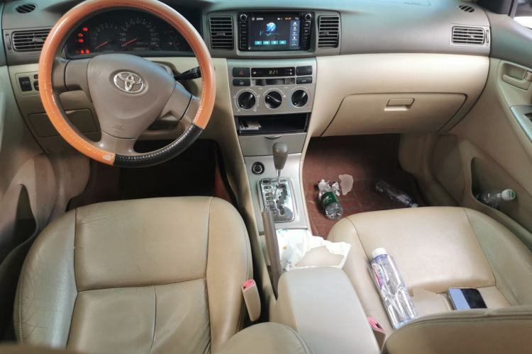 Used Toyota Corolla EX 2011 1.6L Automatic Luxury Edition Center Console