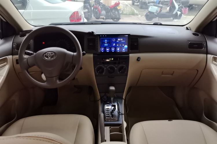 Used Toyota Corolla EX 2011 1.6L Automatic Classic Edition Center Console