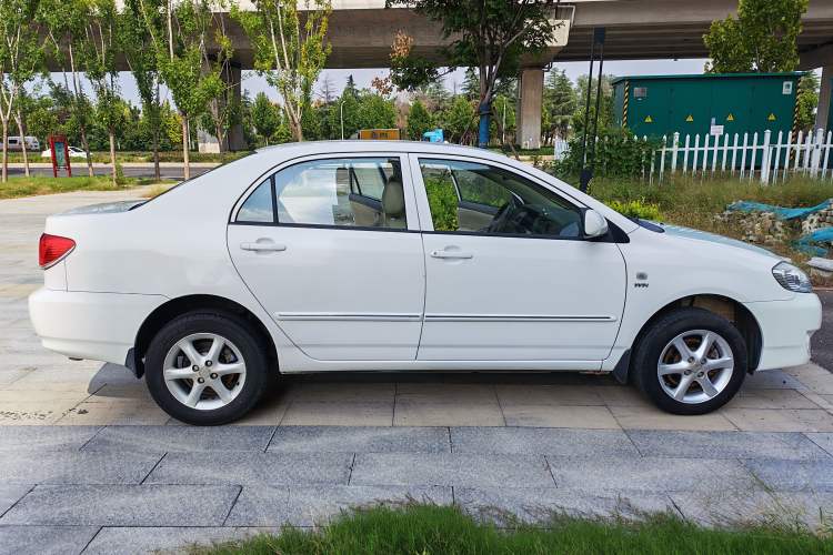 Used Toyota Corolla EX 2011 1.6L Automatic Classic Edition Exterior 3