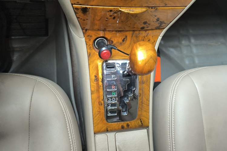 Used Toyota Corolla EX 2011 1.6L Automatic Classic Edition Gear Lever