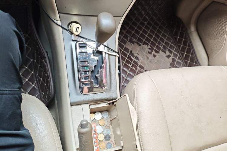 Used Toyota Corolla EX 2011 1.6L Automatic Classic Edition Gear Lever