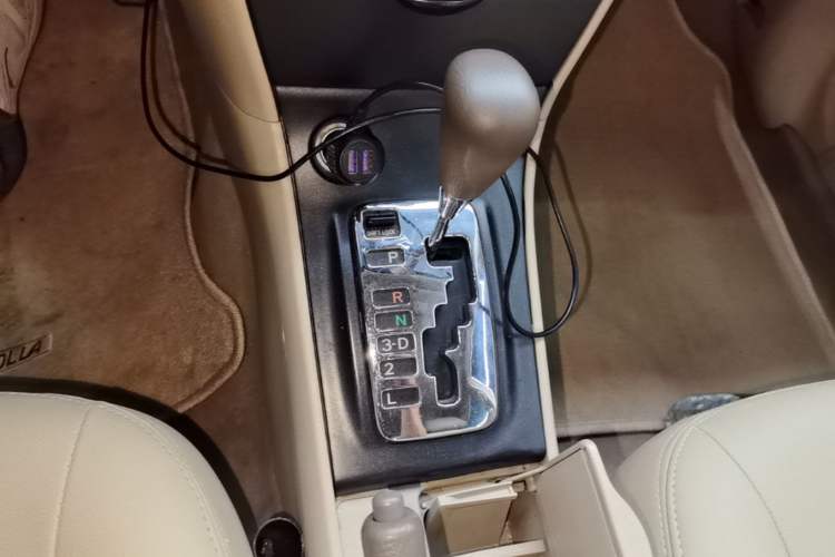 Used Toyota Corolla EX 2011 1.6L Automatic Classic Edition Gear Lever