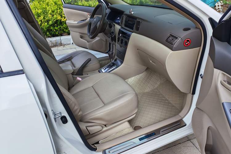 Used Toyota Corolla EX 2011 1.6L Automatic Classic Edition Interior 3