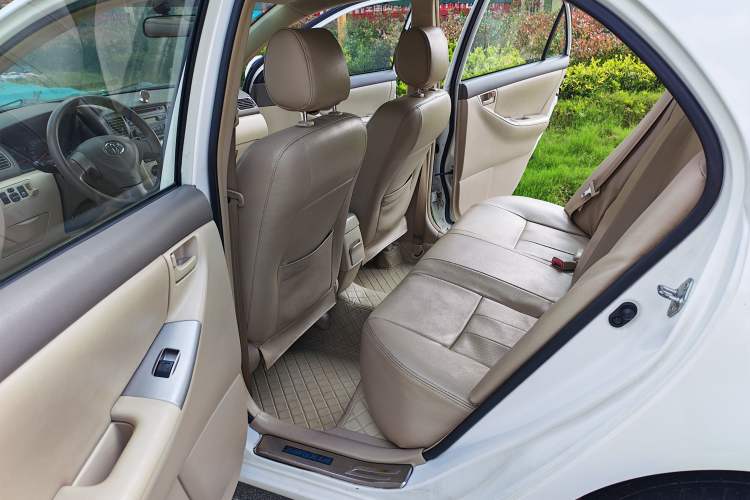 Used Toyota Corolla EX 2011 1.6L Automatic Classic Edition Interior 5