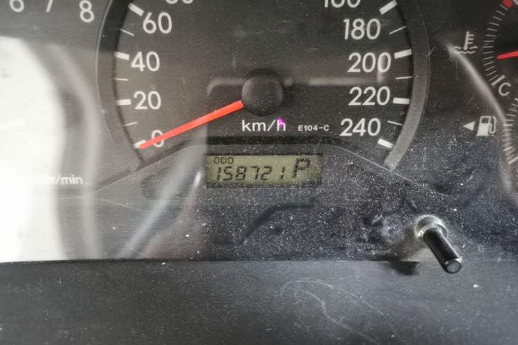 Used Toyota Corolla EX 2011 1.6L Automatic Luxury Edition Odometer Close Up