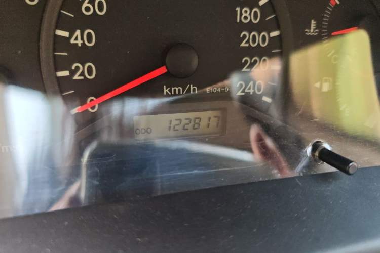 Used Toyota Corolla EX 2011 1.6L Manual Classic Edition Odometer Close Up