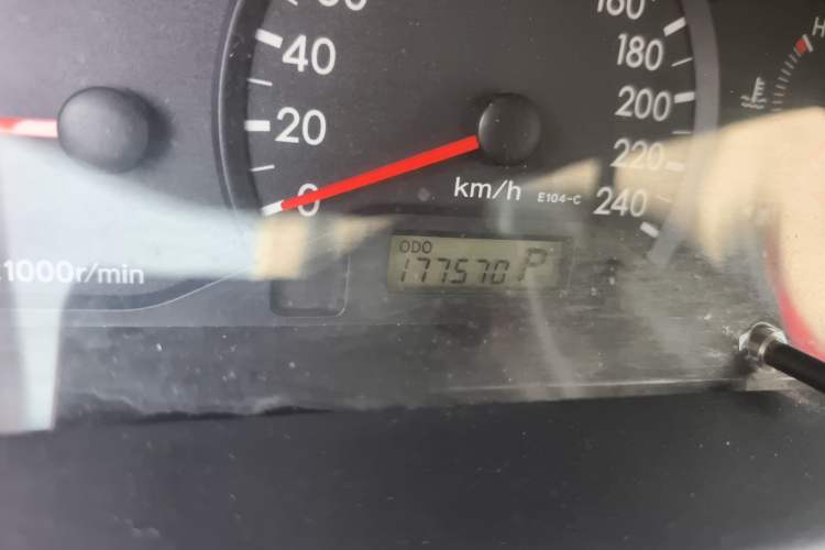 Used Toyota Corolla EX 2011 1.6L Automatic Luxury Edition Odometer Close Up