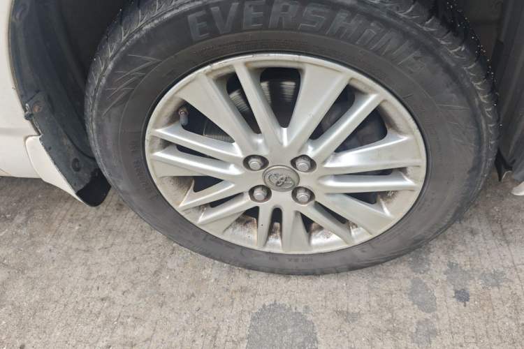 Used Toyota Corolla EX 2011 1.6L Automatic Classic Edition Right Front Wheel Hub