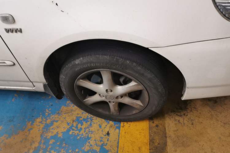 Used Toyota Corolla EX 2011 1.6L Automatic Luxury Edition Right Front Wheel Hub