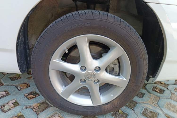 Used Toyota Corolla EX 2011 1.6L Automatic Classic Edition Right Front Wheel Hub