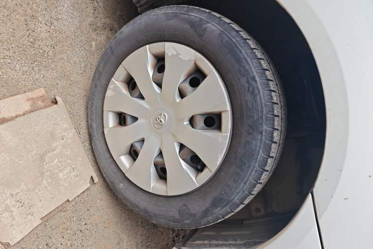 Used Toyota Corolla EX 2011 1.6L Automatic Classic Edition Right Front Wheel Hub
