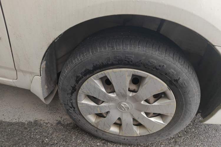 Used Toyota Corolla EX 2011 1.6L Automatic Classic Edition Right Front Wheel Hub