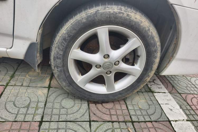 Used Toyota Corolla EX 2011 1.6L Automatic Classic Edition Right Front Wheel Hub