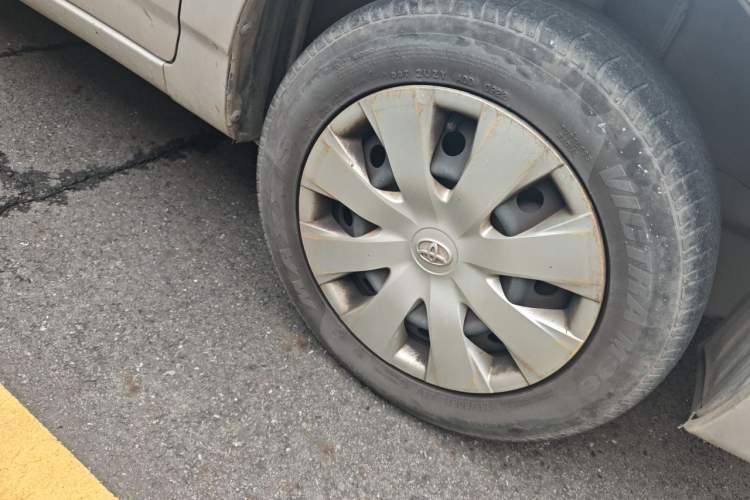 Used Toyota Corolla EX 2011 1.6L Automatic Classic Edition Right Front Wheel Hub
