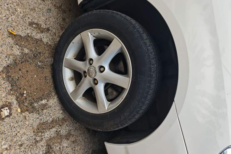 Used Toyota Corolla EX 2011 1.6L Automatic Classic Edition Right Front Wheel Hub