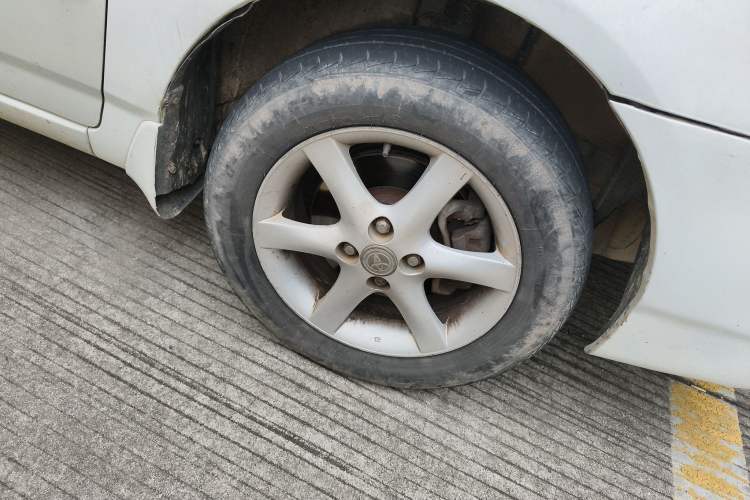 Used Toyota Corolla EX 2011 1.6L Automatic Classic Edition Right Front Wheel Hub