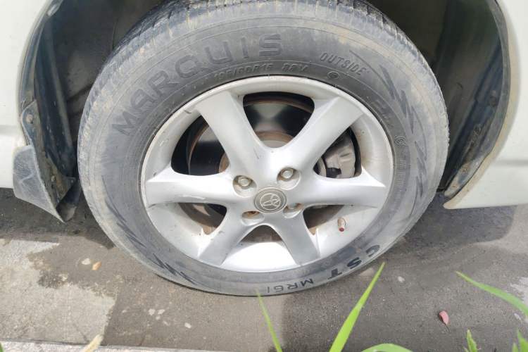 Used Toyota Corolla EX 2011 1.6L Manual Classic Edition Right Front Wheel Hub