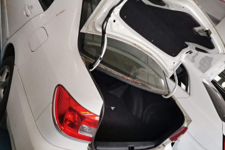 Used Toyota Corolla EX 2011 1.6L Automatic Luxury Edition Trunk