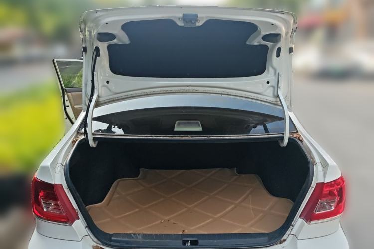 Used Toyota Corolla EX 2011 1.6L Manual Classic Edition Trunk