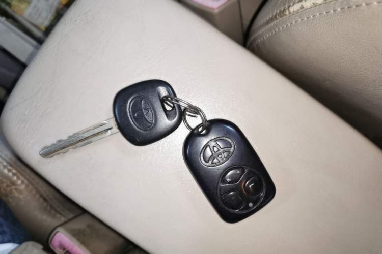 Used Toyota Corolla EX 2011 1.6L Automatic Luxury Edition Vehicle Key