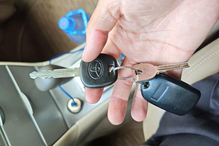 Used Toyota Corolla EX 2011 1.6L Automatic Classic Edition Vehicle Key
