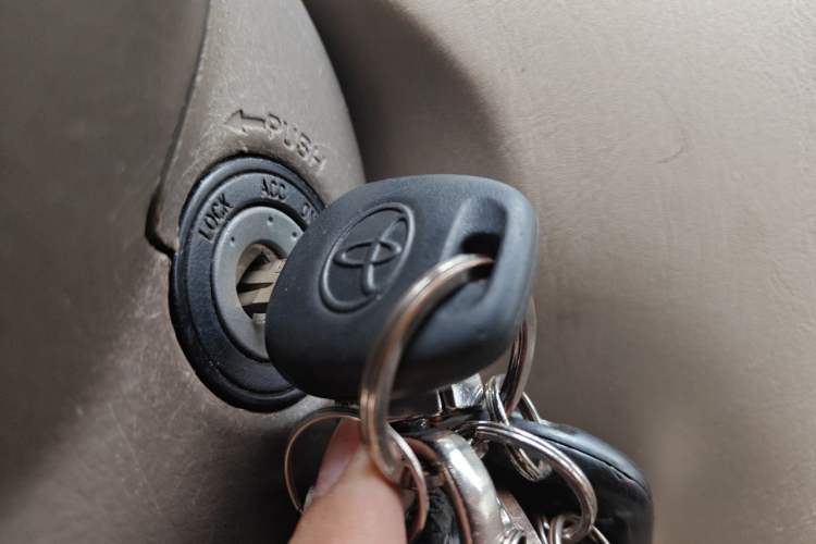 Used Toyota Corolla EX 2011 1.6L Automatic Classic Edition Vehicle Key