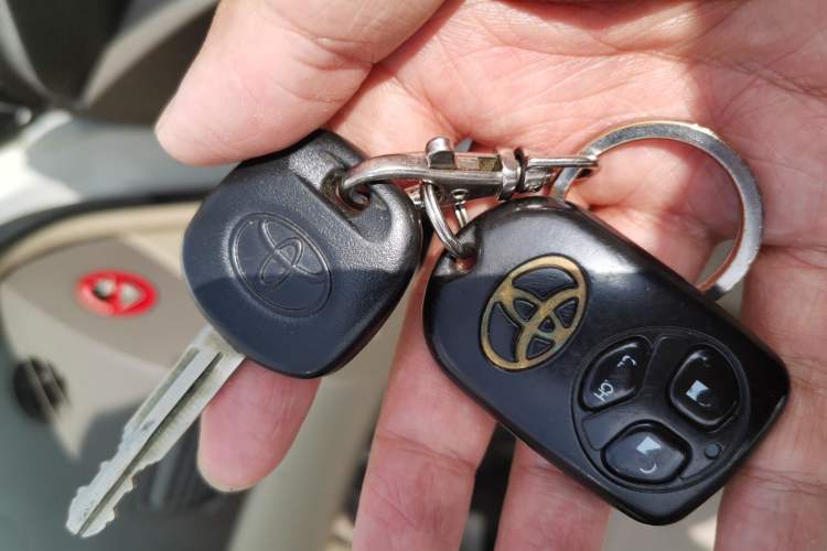 Used Toyota Corolla EX 2011 1.6L Automatic Classic Edition Vehicle Key