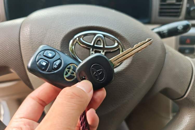 Used Toyota Corolla EX 2011 1.6L Manual Classic Edition Vehicle Key