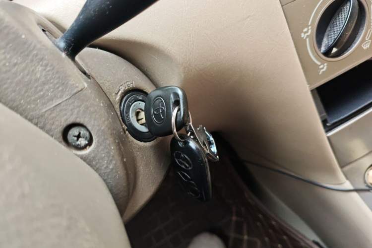 Used Toyota Corolla EX 2011 1.6L Automatic Classic Edition Vehicle Key
