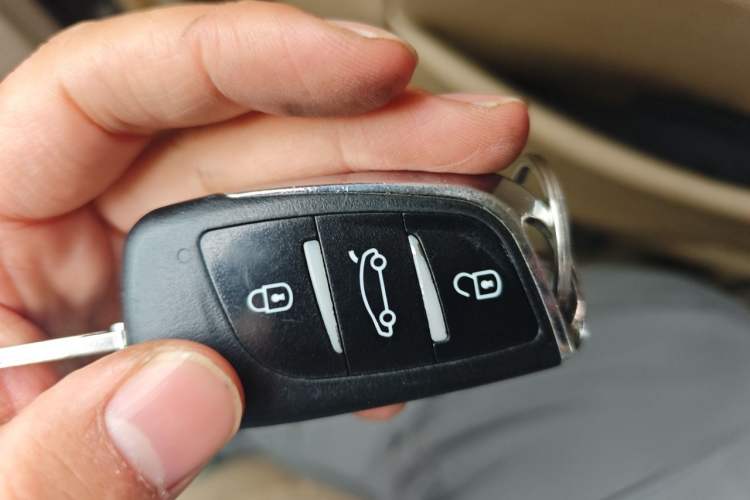 Used Toyota Corolla EX 2011 1.6L Automatic Classic Edition Vehicle Key
