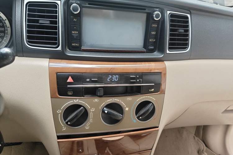 Used Toyota Corolla EX 2013 1.6L Automatic Luxury Edition Audio And AC Panel