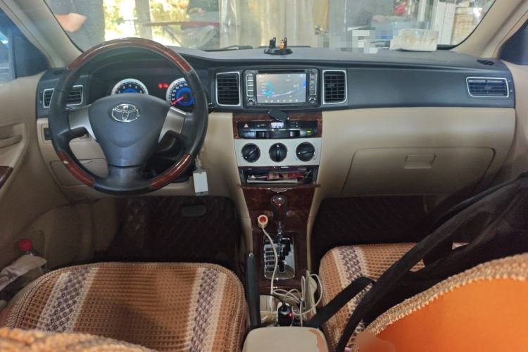 Used Toyota Corolla EX 2013 1.6L Automatic Excellence Edition Center Console
