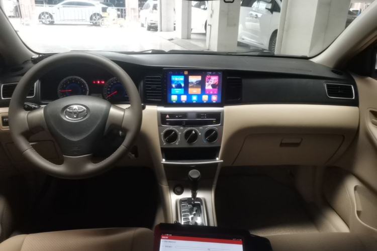 Used Toyota Corolla EX 2013 1.6L Automatic Excellence Edition Center Console