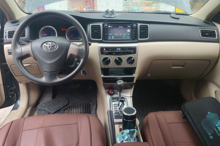 Used Toyota Corolla EX 2013 1.6L Automatic Luxury Edition Center Console