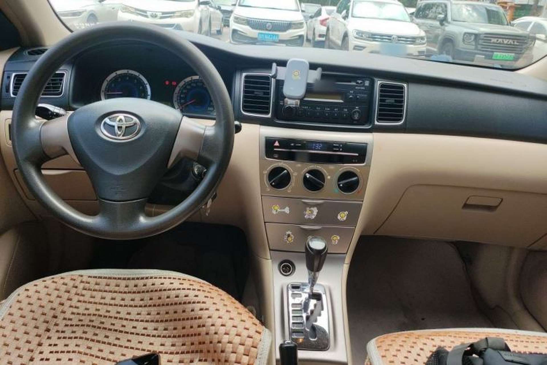 Used Toyota Corolla EX 2013 1.6L Automatic Luxury Edition Center Console