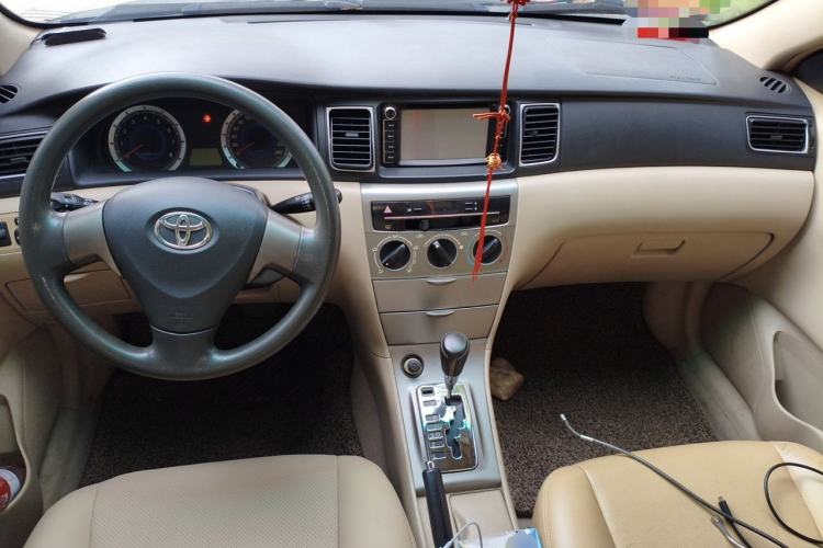 Used Toyota Corolla EX 2013 1.6L Automatic Excellence Edition Center Console